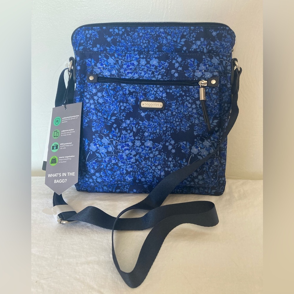 Baggallini Go Bagg with RFID Wristlet ~ New with Tags!